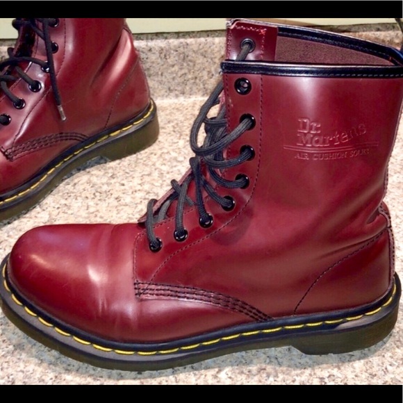 Dr. Martens Shoes - Dr. Martins size 9 US